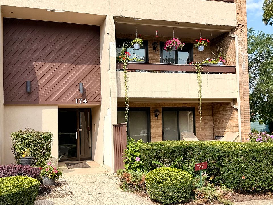 1st image of 174 E Springbrook Dr APT 1B