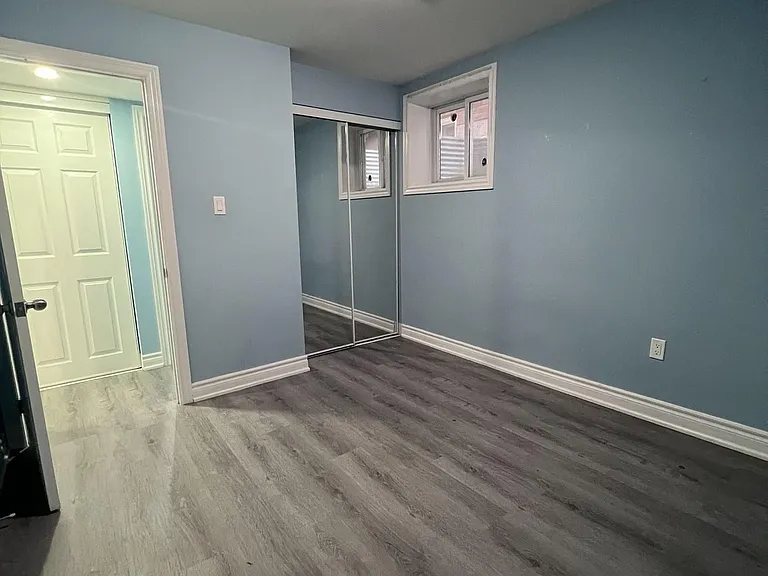 1074 Orenda St #BASEMENT — Photo 6