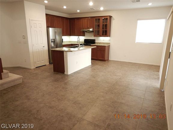 4th image of 9264 Weeping Hollow Ave #0
