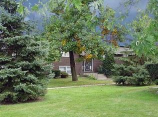 404-406 W Alyea St, Hebron, IN 46341