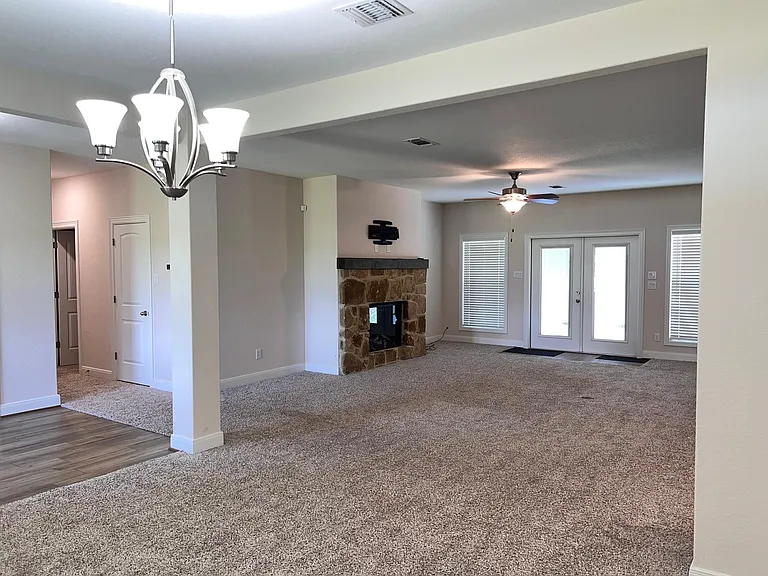 2502 Majestic Oaks Ct — Photo 9
