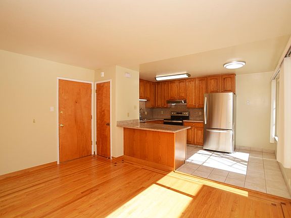 3rd image of 1350 38th Ave #2