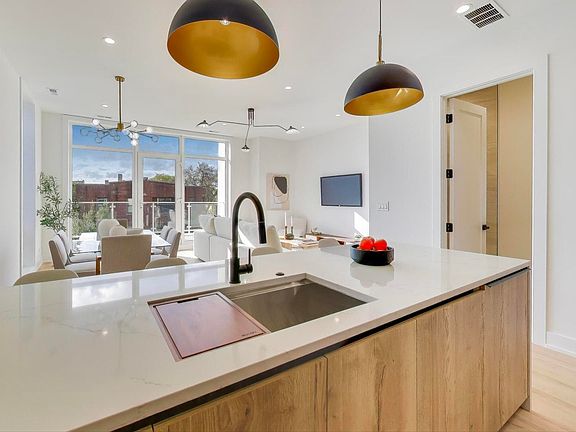 5th image of 5428 N Winthrop Ave #403