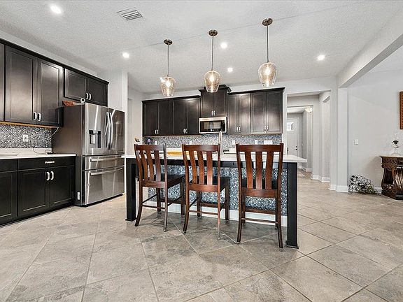 4th image of 270 Fawnwood St