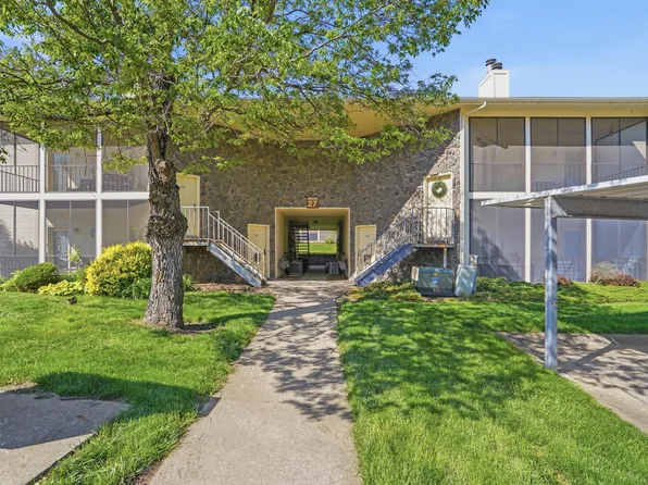 2705 Park De Ville Pl, Columbia, MO 65203
