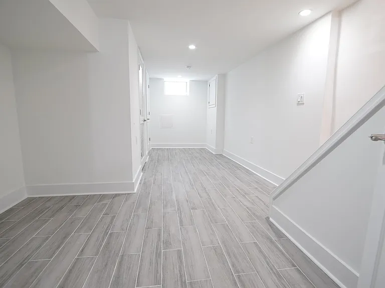 2129 Latona St — Photo 18