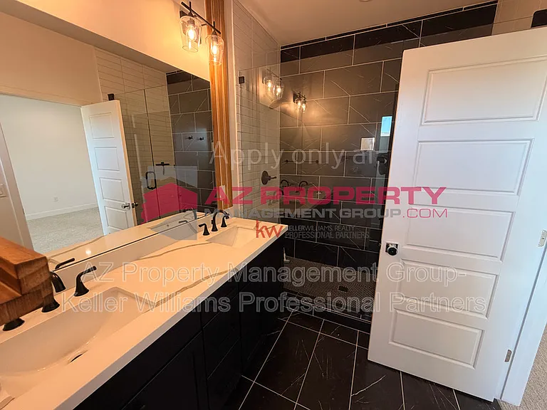 825 N 9th Ave #12 — Photo 26