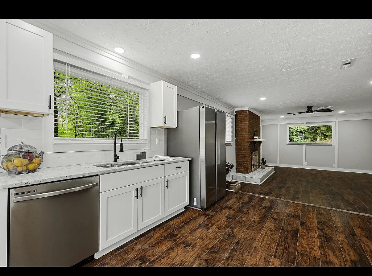 3 bed, 1705 sqft, $2,000 — Photo 3