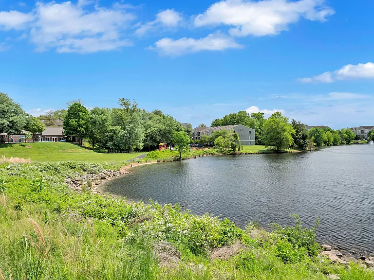 Waterside at Reston — Photo 38