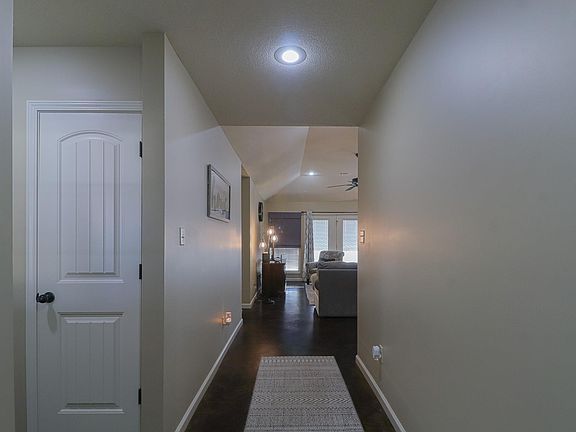 4th image of 417 Arrowhead Rd