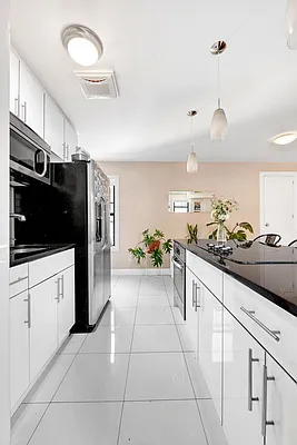 Rented by REAL New York | media 23