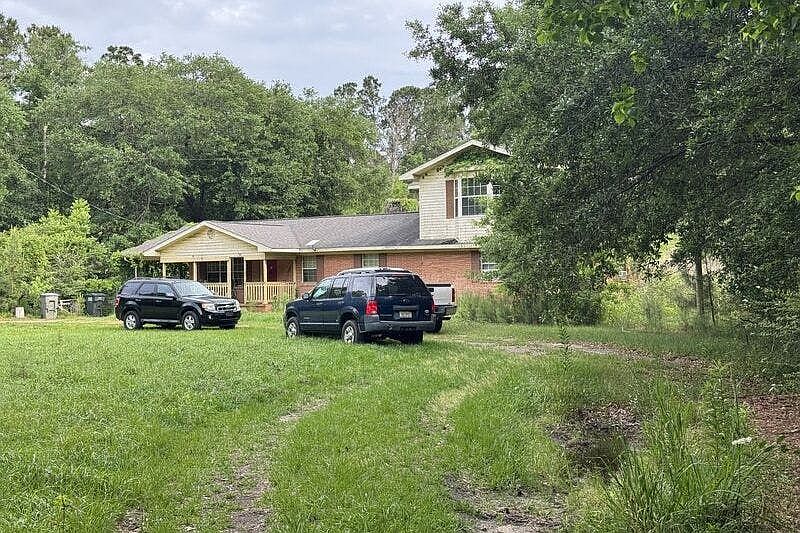 1st image of 16488 Kennedy Rd