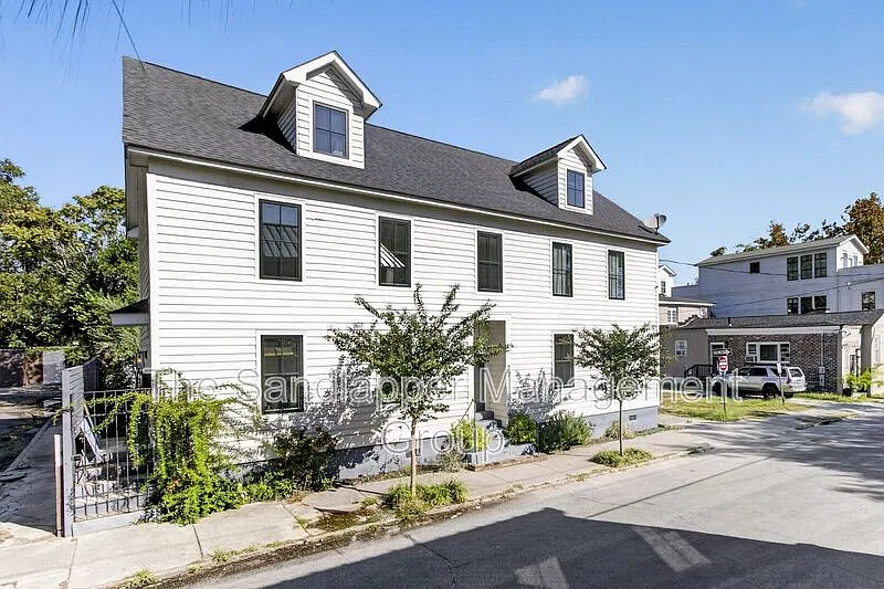 2 bed, 3.0 bath, $4,000 — Photo 2
