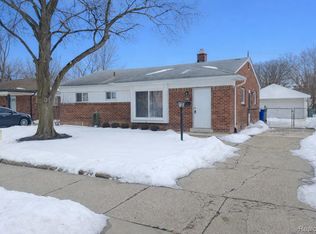 21734 Eastwood Ct, Warren, MI 48089