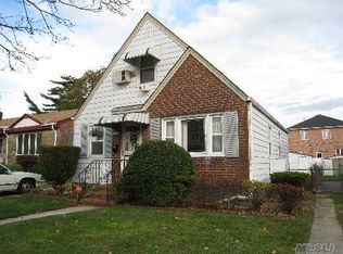 7919 260th St, Glen Oaks, NY 11004