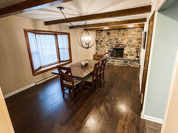 4th image of 1020 Colonial Dr
