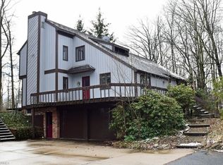 7745 Hidden Valley Dr, Willoughby, OH 44094