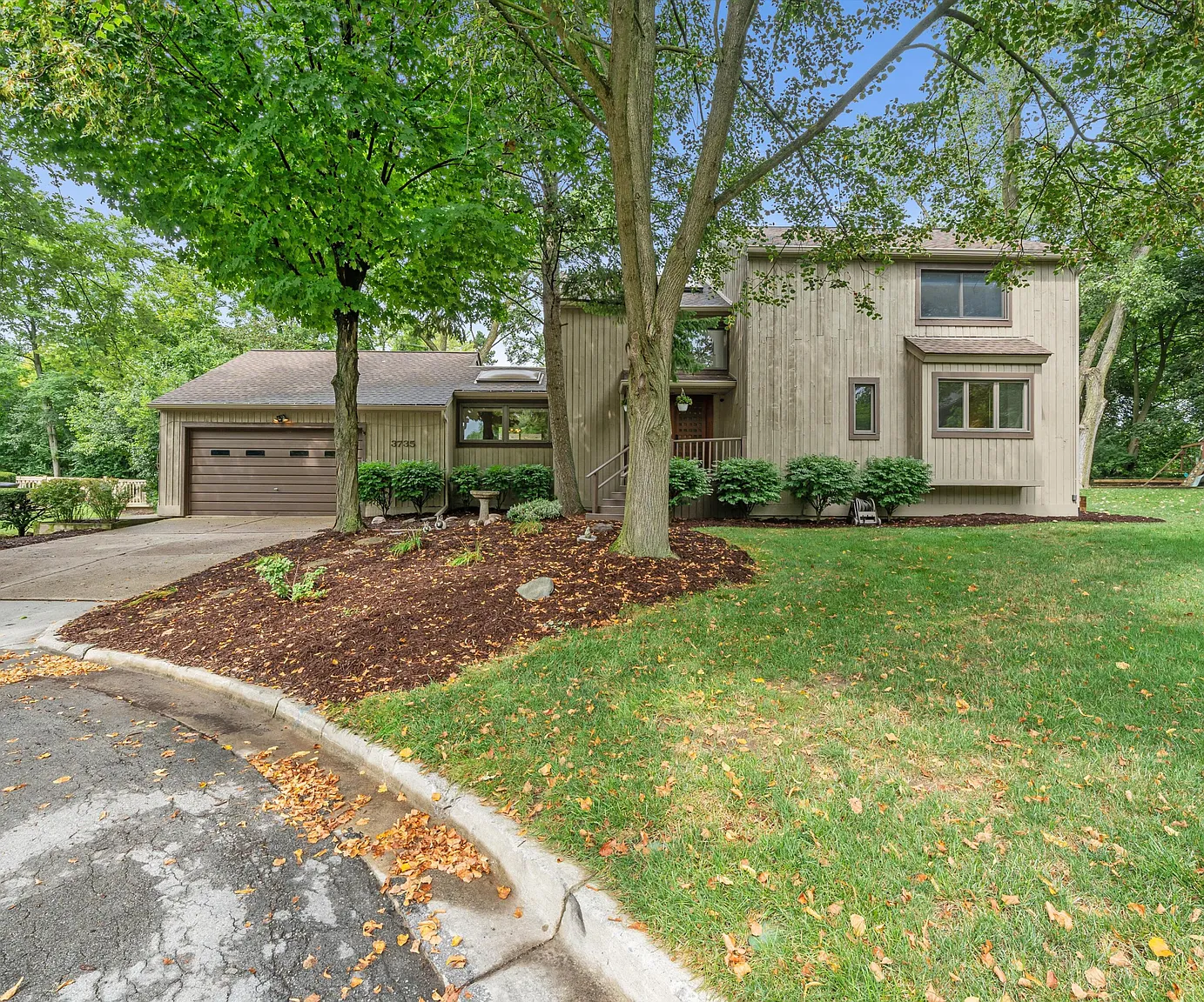 3735 Tremont Ln photo 1