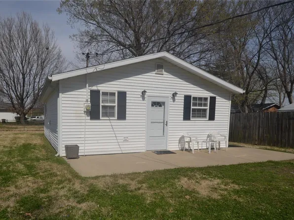 209 1/2 W 6th St, Cahokia, IL 62206