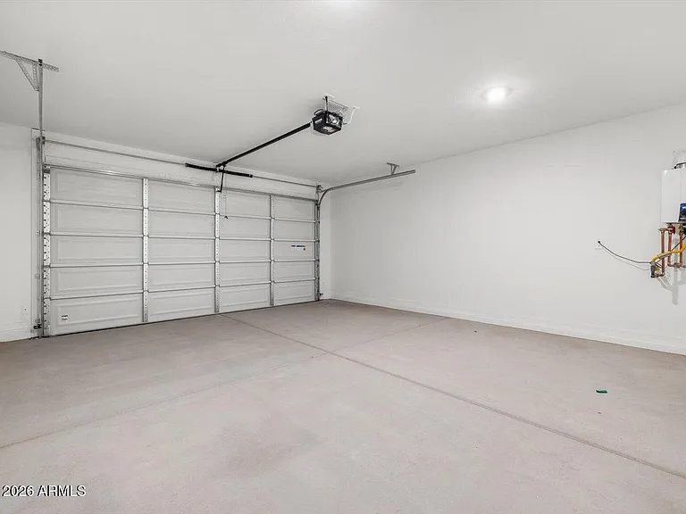 2384 E Enantio Rd — Photo 11