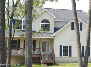52 Hampshire Dr, Lake Ariel, PA 18436