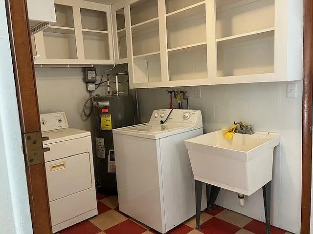 1351 Almond St — Photo 23