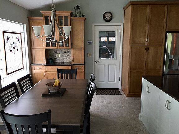 3rd image of 280 Brighton Ct