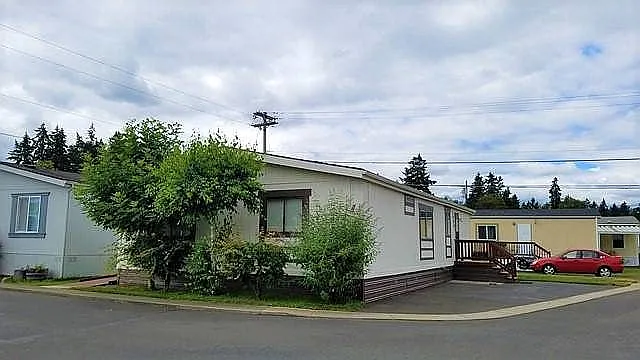 7980 SE Lupine St photo 1
