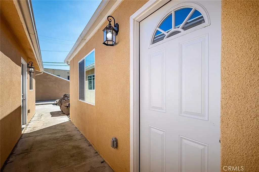 1 bed, 400 sqft, $1,700 — Photo 1