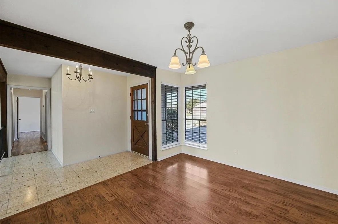 3 bed, 2.0 bath, 1869 sqft, $2,250 — Photo 2
