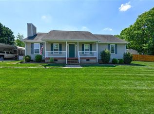 7503 Barefoot Ct, Browns Summit, NC 27214