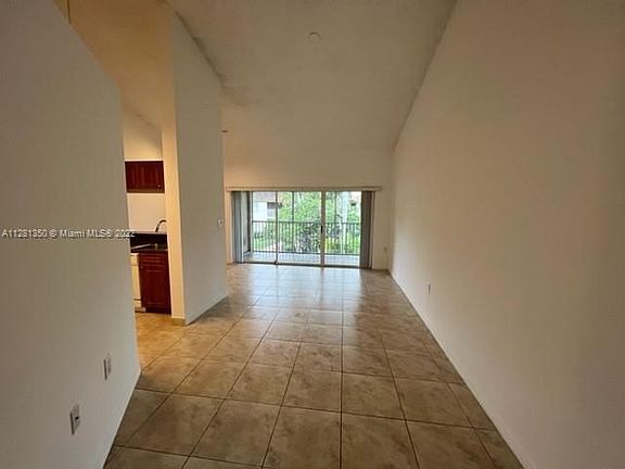 3rd image of 19217 Glenmoor Dr #19217