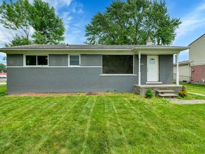 22710 Grove St, Saint Clair Shores, MI, 48080