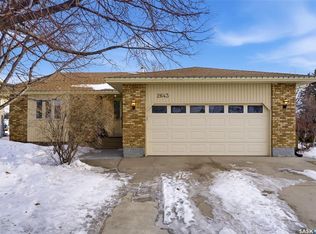 2643 E Lacombe Cres, Regina, SK S4V1T4