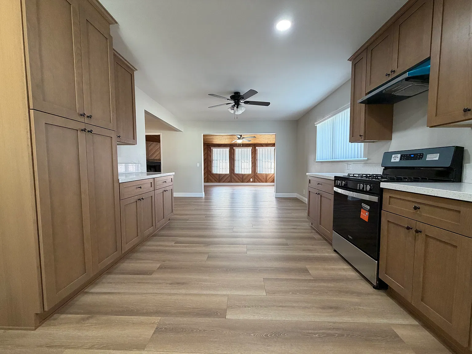 3 bed, 1584 sqft, $3,500 — Photo 4