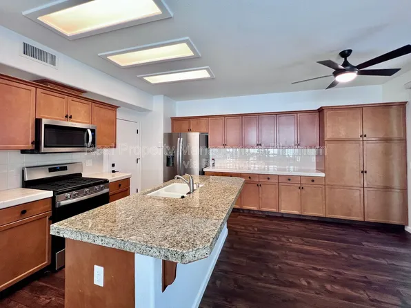 1766 Glen Oban Ln, Clovis, CA 93619