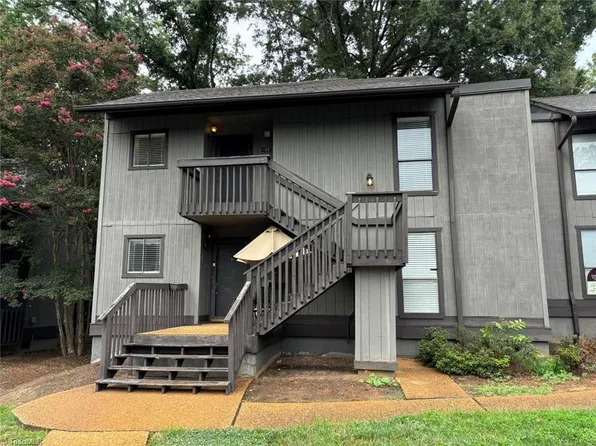 122 Cedar Cove Ln, Winston Salem, NC 27104