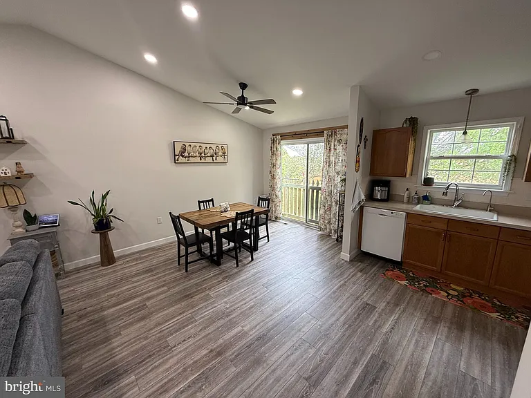 305 Crosswinds Dr — Photo 5