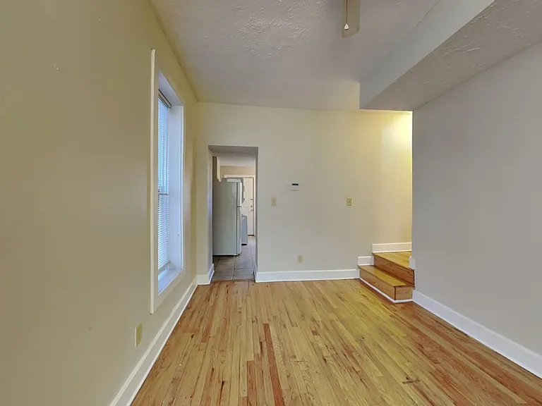 1365 Indianola Ave — Photo 6