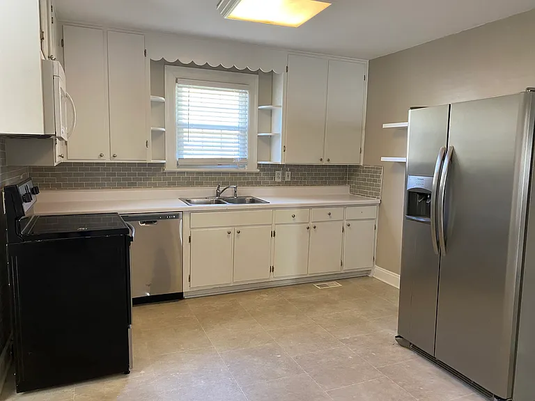 1215 N Tennessee Blvd — Photo 7