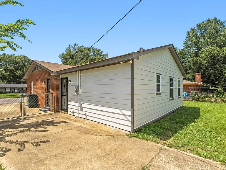 1262 S White Station Rd — Photo 30