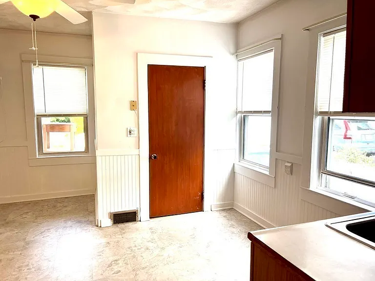 5 Adams St #1 — Photo 6