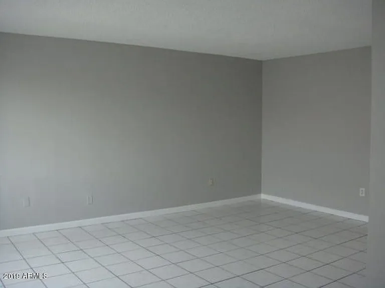 3315 W Loma Ln #4 — Photo 4