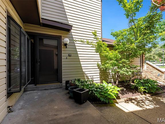 2nd image of 700 Windy Ridge Dr