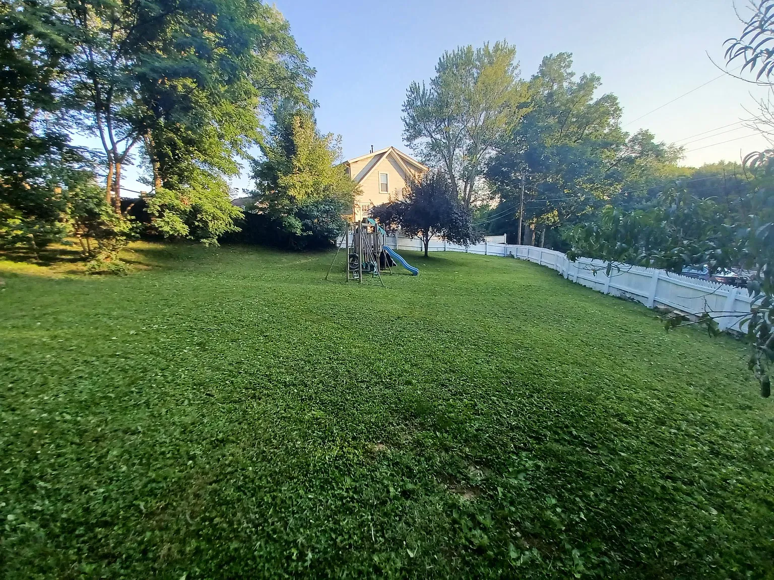 1307 Oakmont Rd — Photo 2