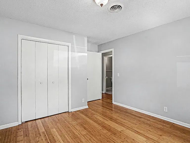 2 bed, 900 sqft, $1,500 — Photo 4