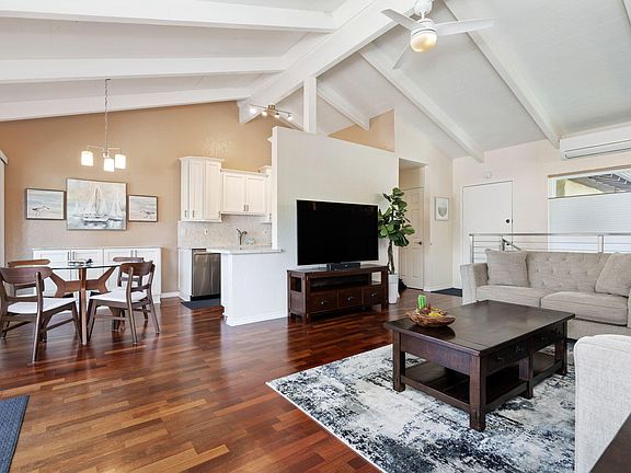 3rd image of 946 Miramonte Dr APT 3
