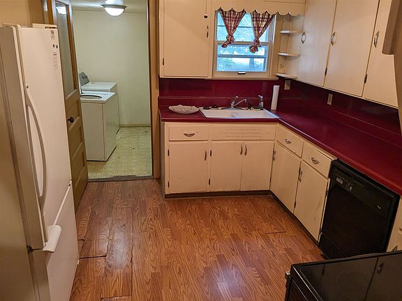 4th image of 424 Pine St