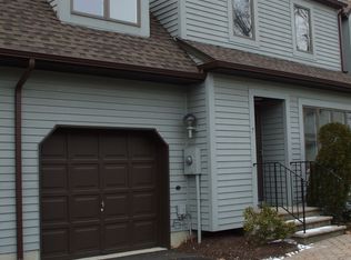 7 Village Park Ct, Scotch Plains, NJ 07076