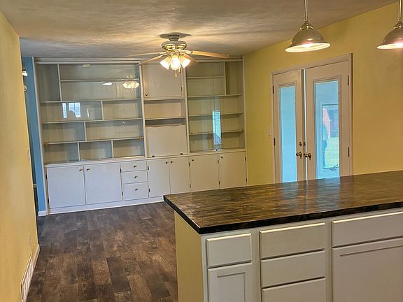4th image of 207 Kristine Ave